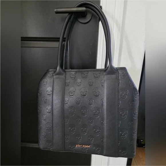 BETSEY JOHNSON Large Skull Embossed Studded XOSTUDDY Tote Bag Black Charm - Picture 15 of 16